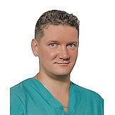 Врач Кремлев Владимир Андреевич