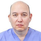 Врач Наманов Азиз Асхатович